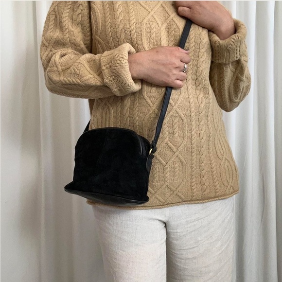 Vintage Black Valerie Stevens suede crossbody bag. - Picture 5 of 10